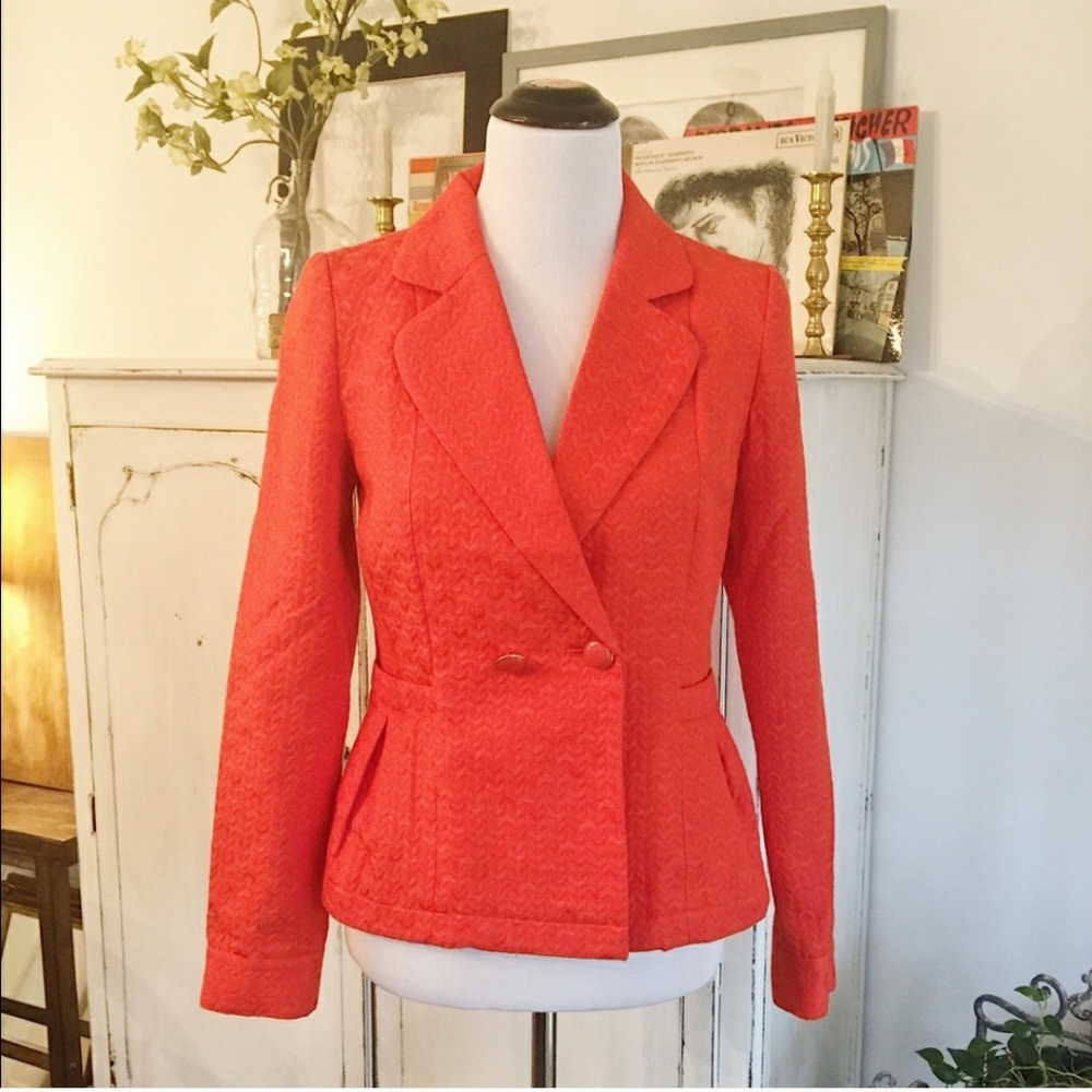 9/20  BANANA REPUBLIC BROCADE TEXTURE …